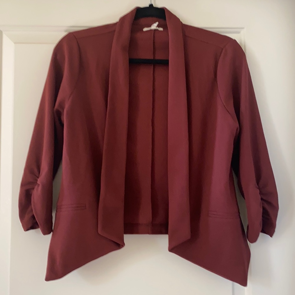 NWOT 3/4 Ruched Sleeve Textured Blazer